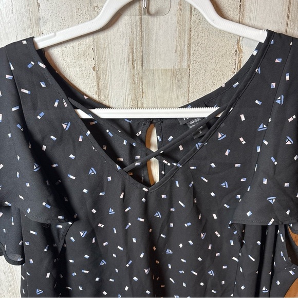 Torrid Chiffon Blouse Short Sleeve Crisscross Black Sail Boat Print Top Size 2 - Picture 7 of 16